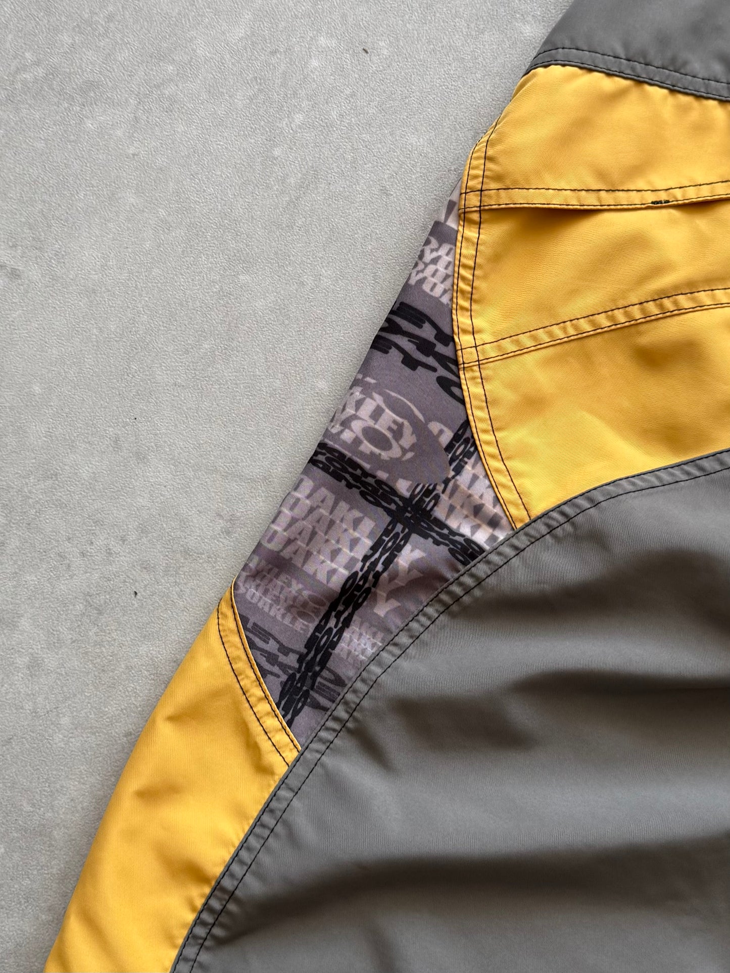Vintage Oakley Boardshorts (36)