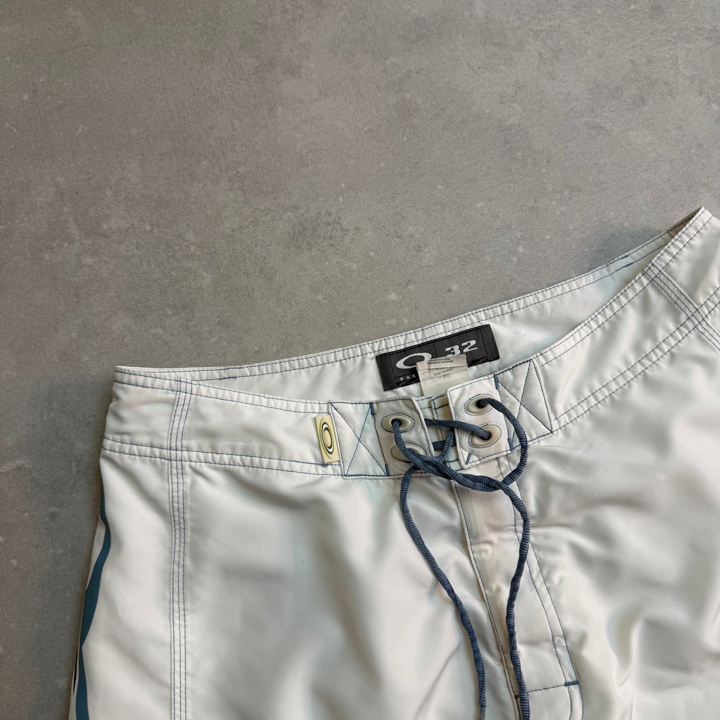 00’s Oakley Board Shorts (32)