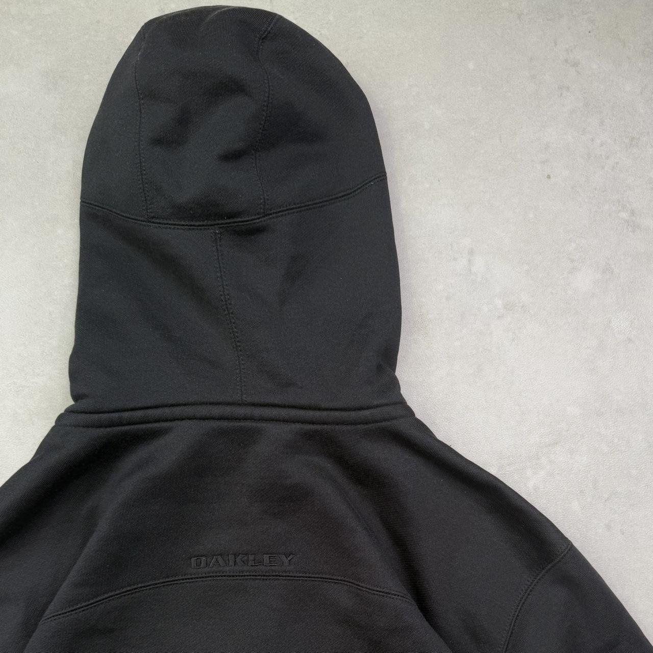 2000’s Oakley Hoodie (M)
