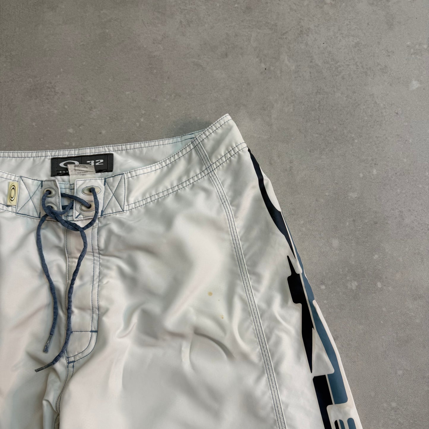 00’s Oakley Board Shorts (32)