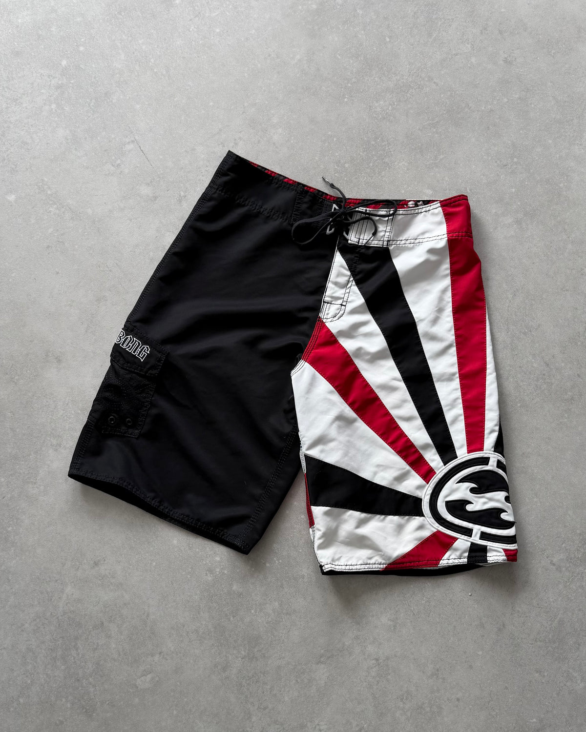 Vintage Billabong Andy Irons Rising Sun Boardshorts (32)
