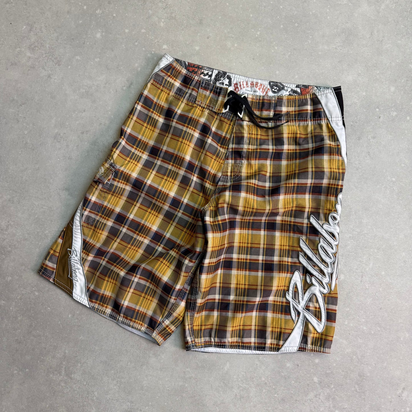 00’s Billabong ''Mark Occhilupo'' Boardshorts (31)