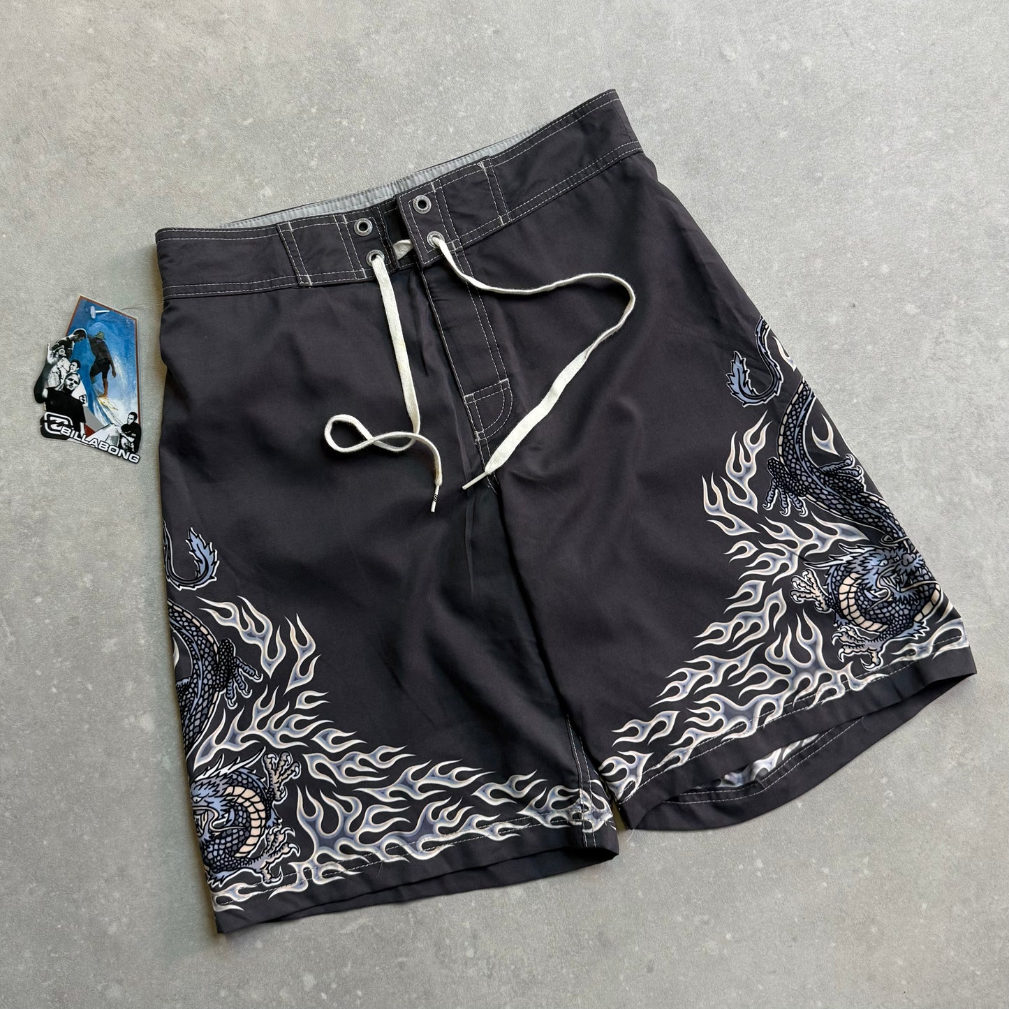 BNWT Billabong Dragon Boardshorts (30)
