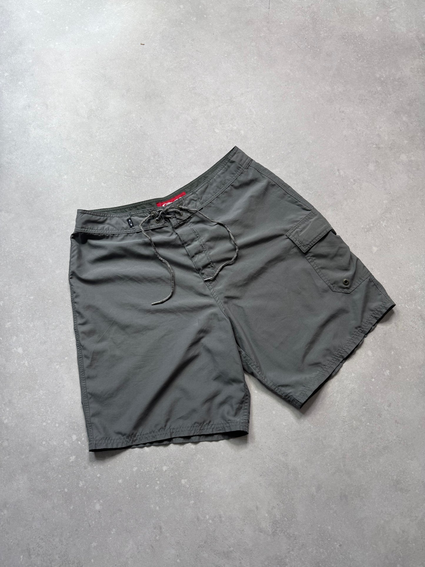 Oakley Shorts (34)