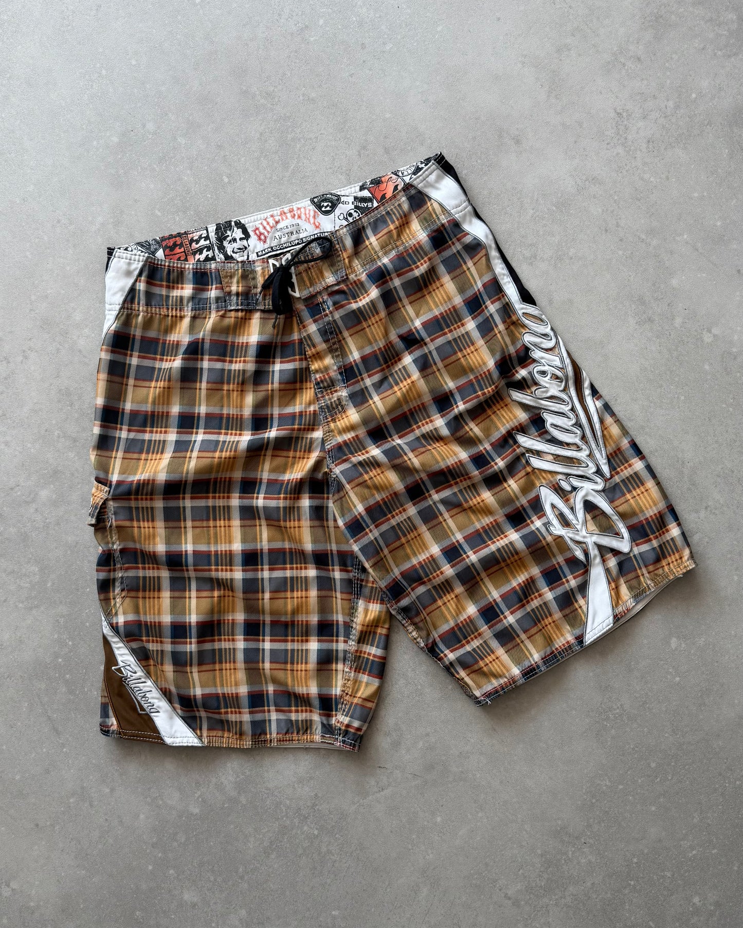 Vintage Billabong Mark Occhilupo Boardshorts (32)