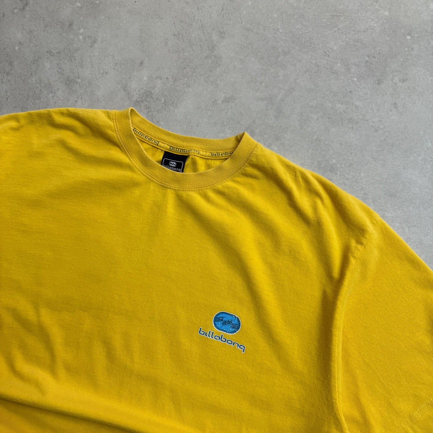00’s Billabong T-shirt (M)