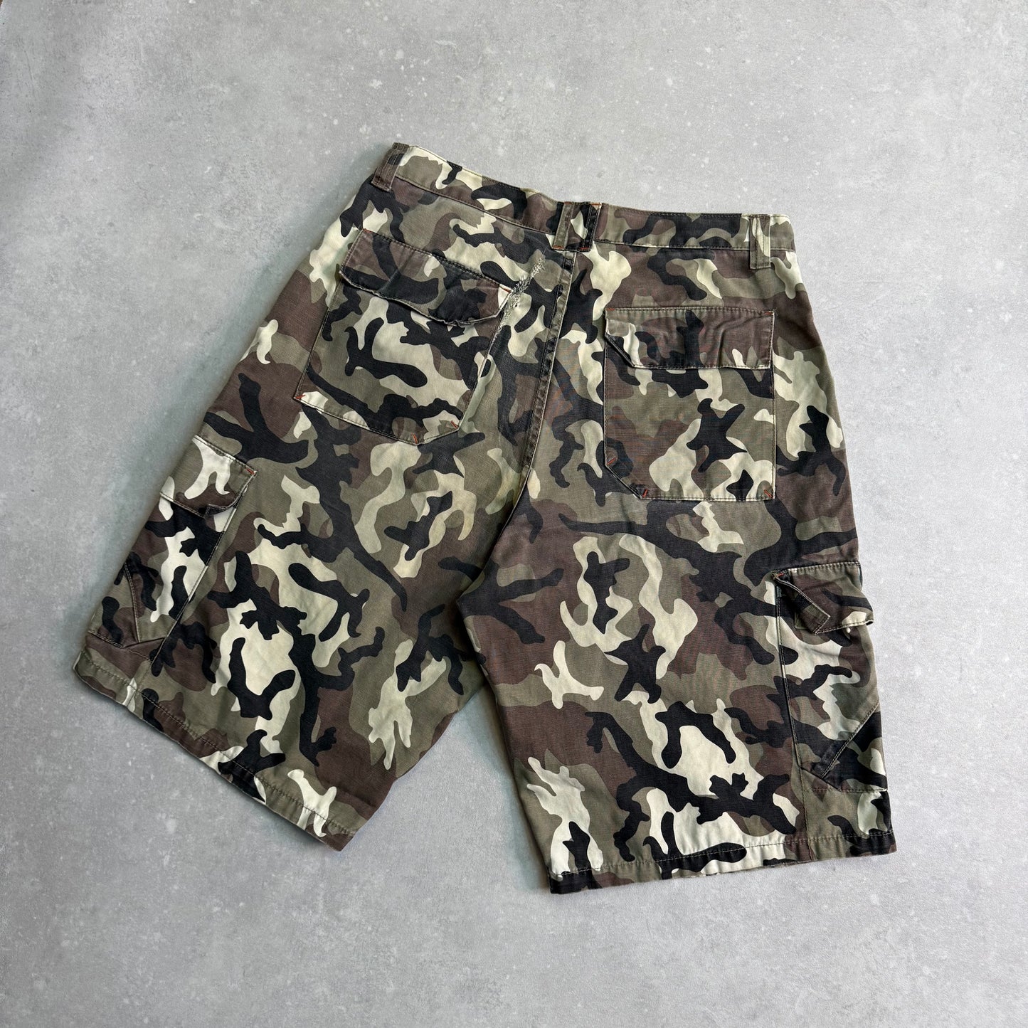 00's Billabong Camo shorts (34)
