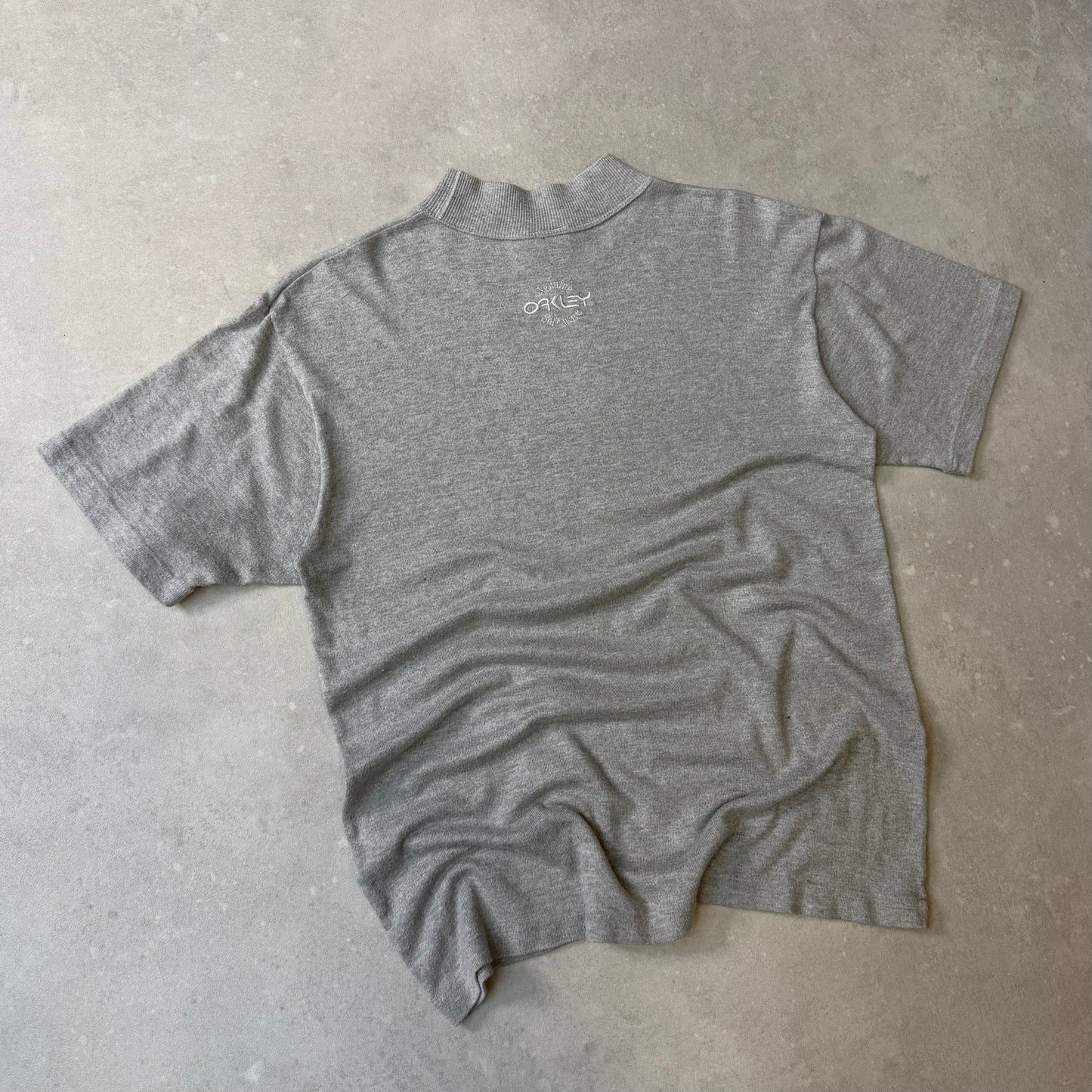 90’s Oakley T-shirt (S)