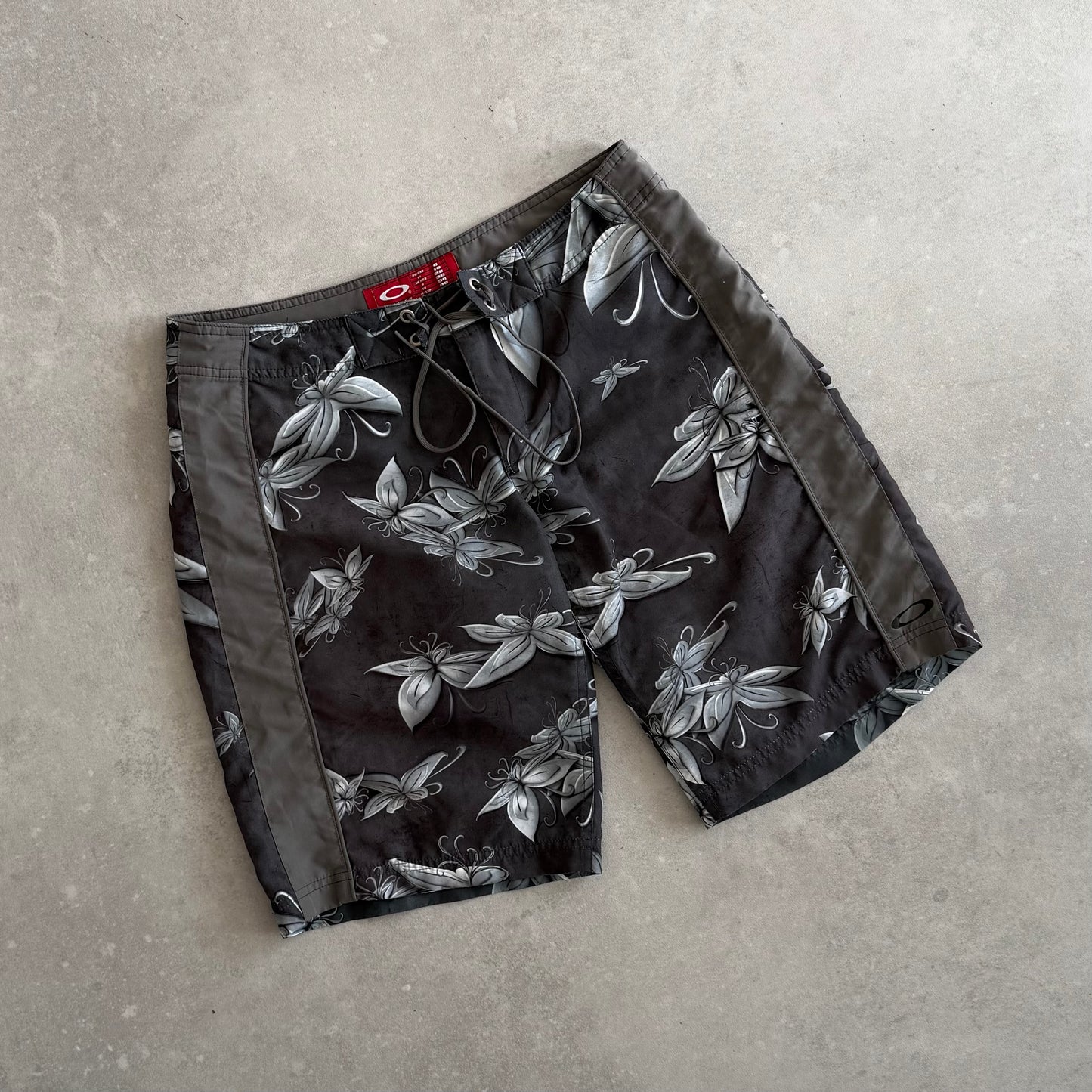 00’s Women’s Oakley Boardies (Wmns 10)