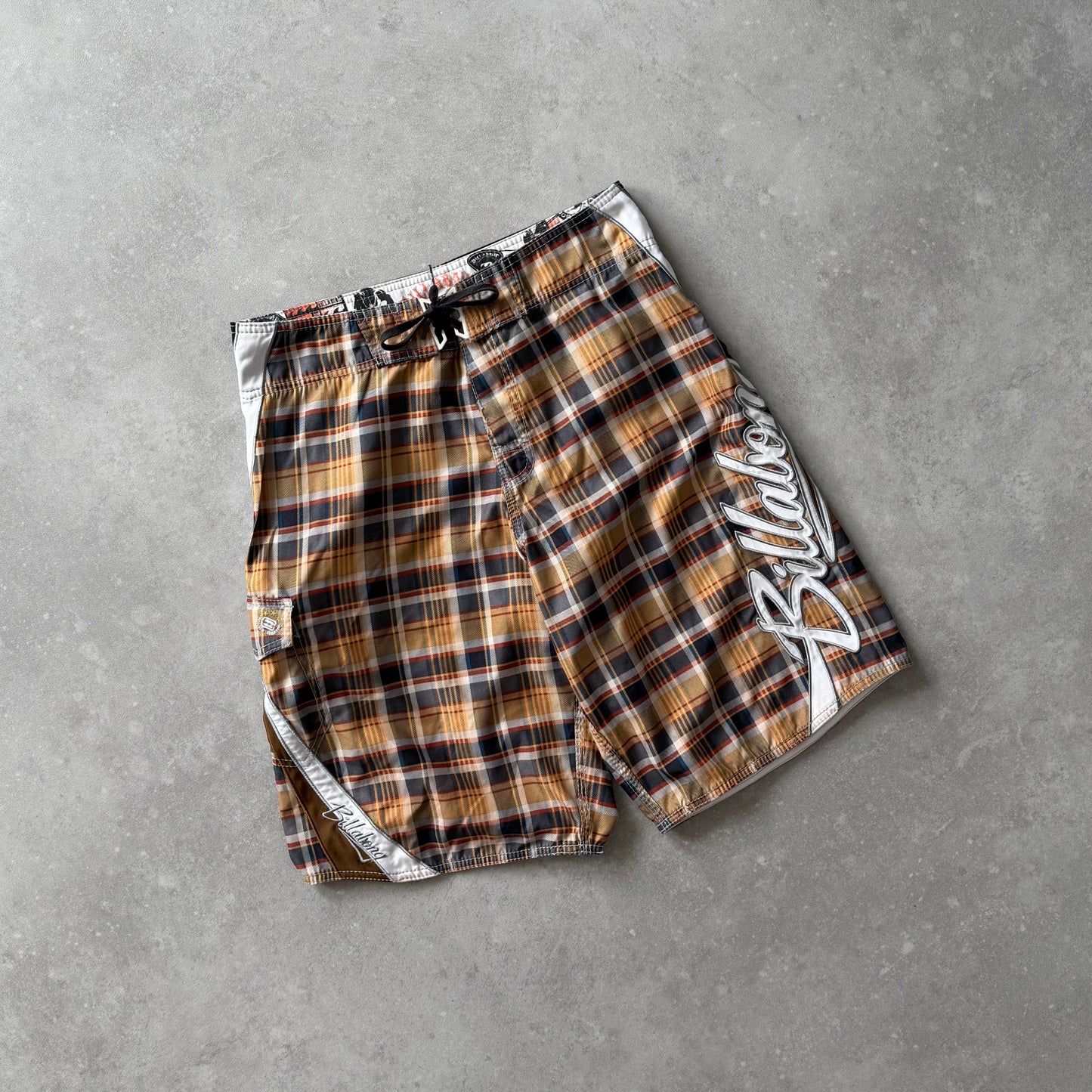 Vintage Billabong Mark Occhilupo Boardshorts (31)
