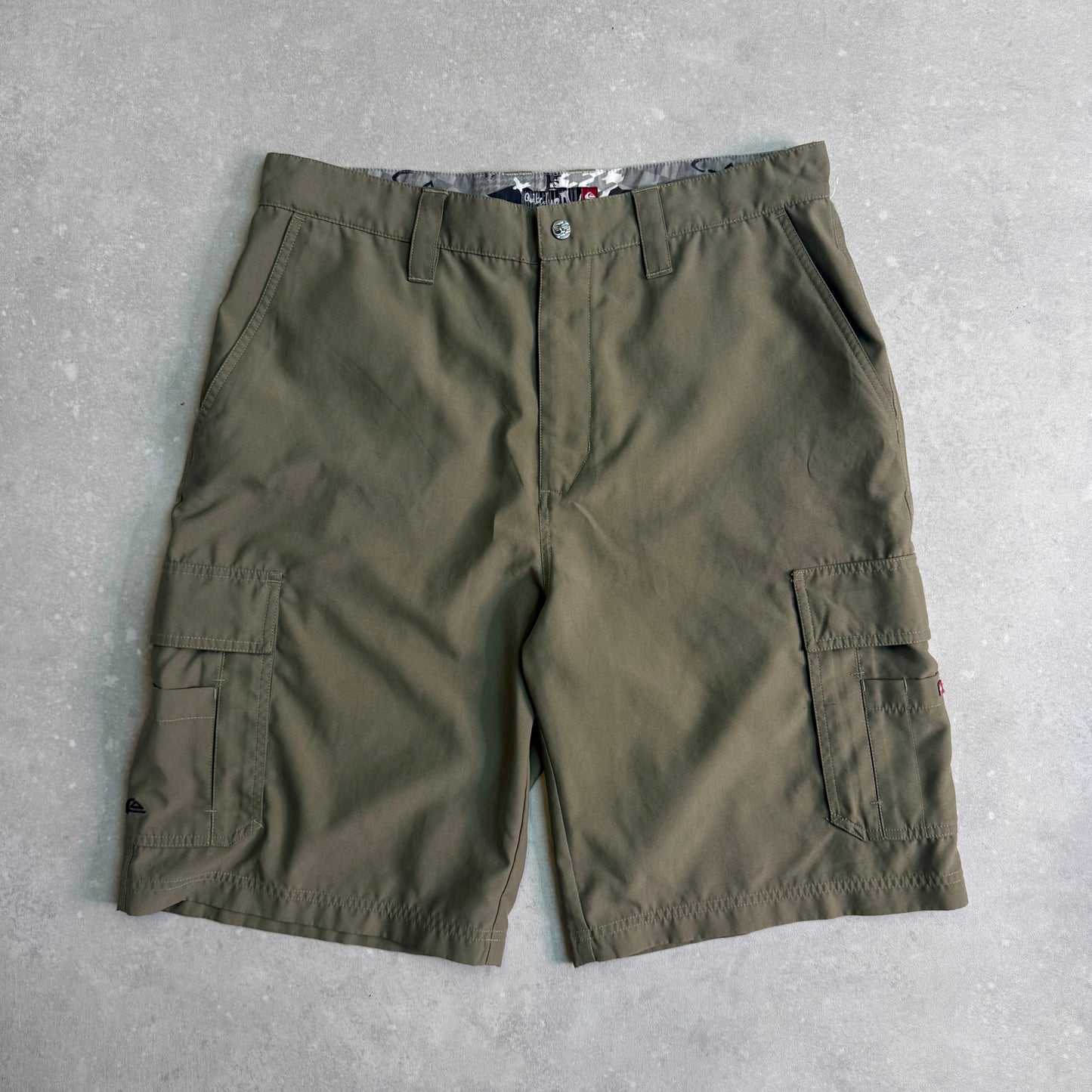 00's Quiksilver Cargo Shorts (34)