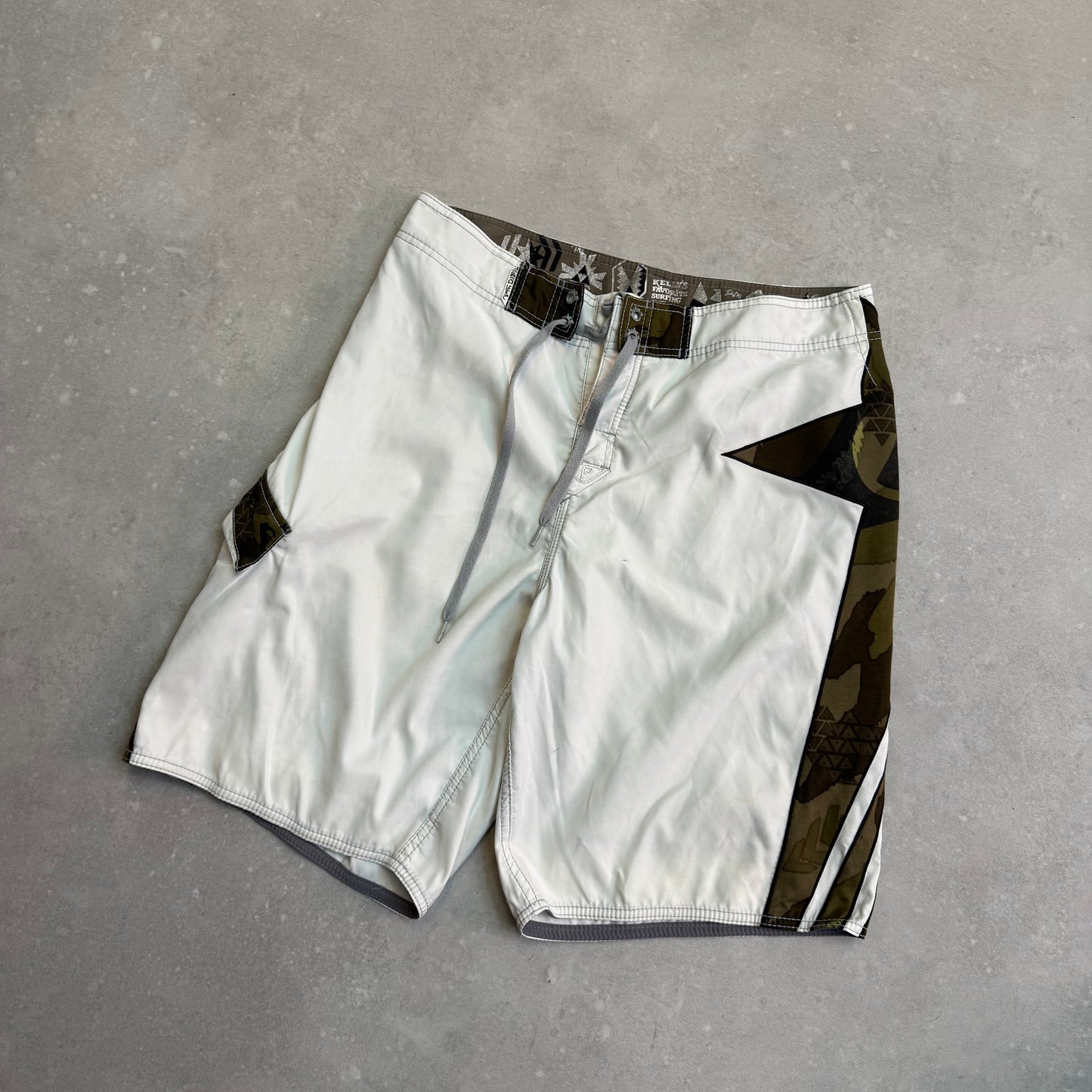 00's Quiksilver Kelly Slater signature boardshorts (34)