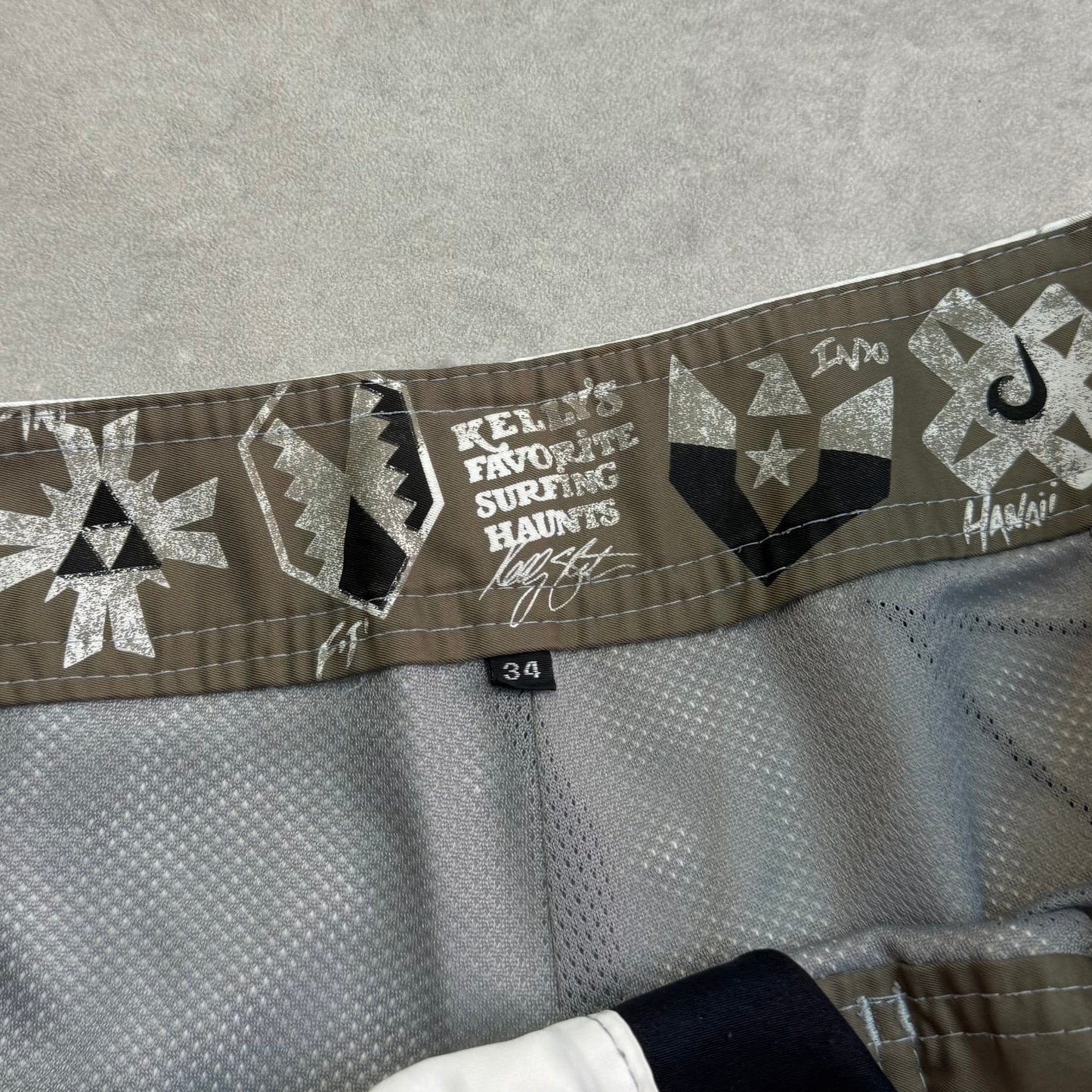 00's Quiksilver Kelly Slater signature boardshorts (34)