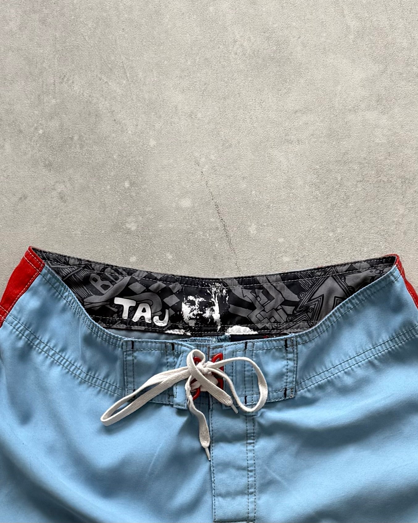 Vintage Billabong Taj Burrow Boardshorts (31)