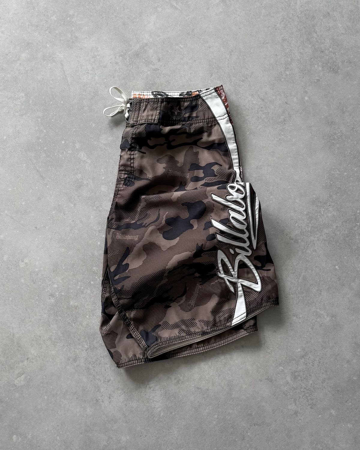Vintage Billabong Mark Occhilupo Boardshorts (32)