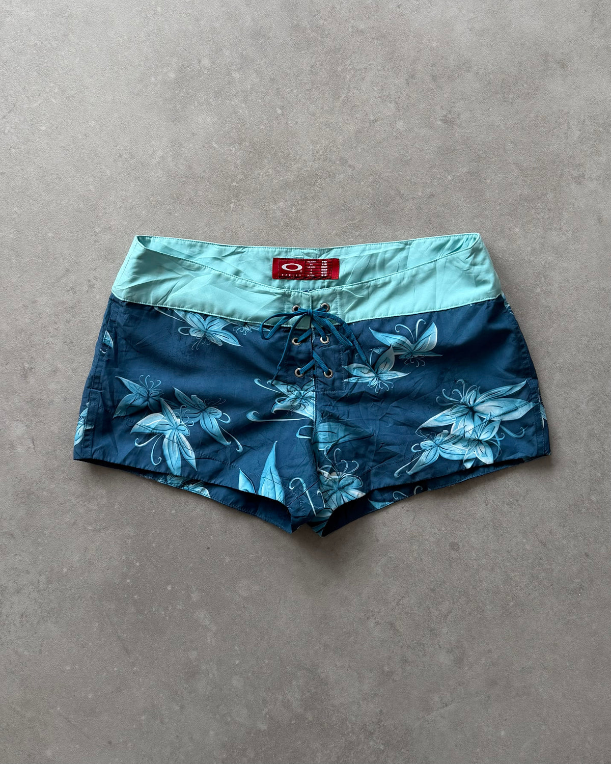 Vintage Oakley Women’s Boardshorts (33)
