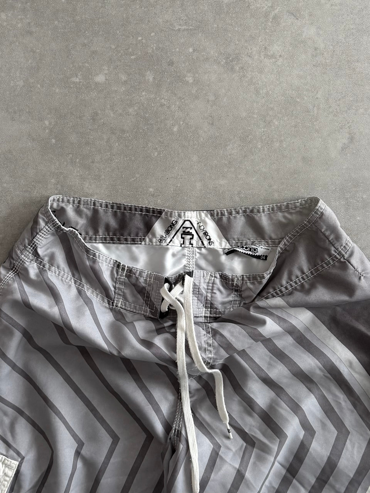 Vintage Billabong Andy Irons Airlite Boardshorts (33)