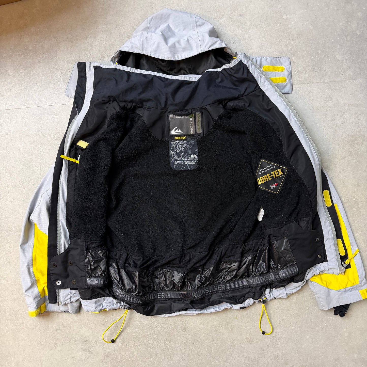 00’s Quiksilver Goretex Jacket (M)