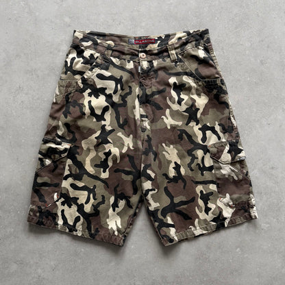 Vintage Camouflage Cargo Shorts (32)