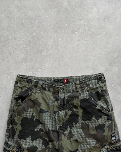 Vintage Quiksilver Camo Shorts (33)