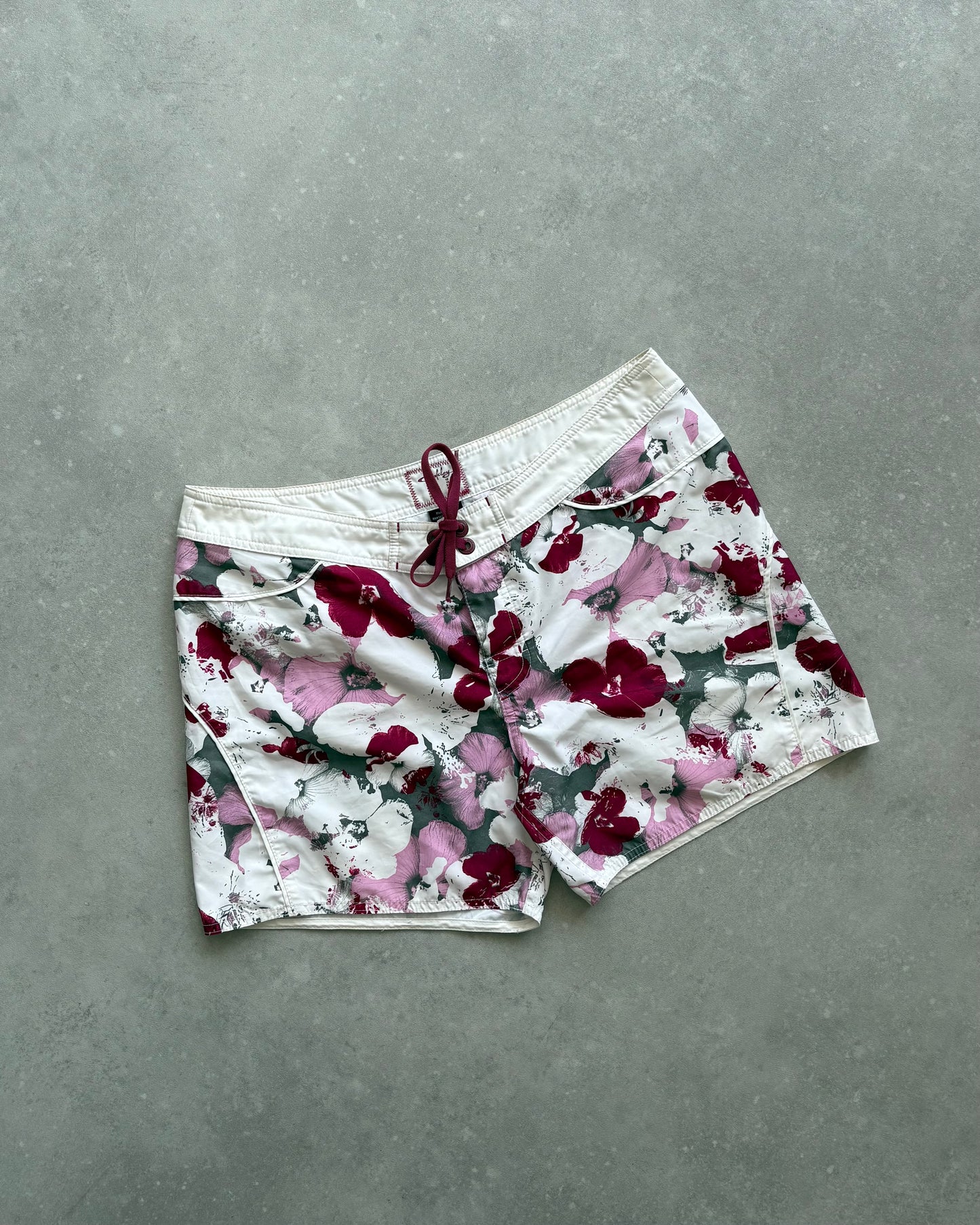 Vintage Oakley Women’s Boardshorts (36)