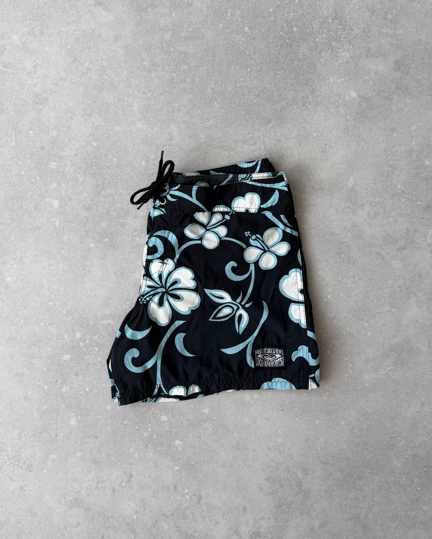 Vintage Quiksilver Women’s Boardshorts (28)