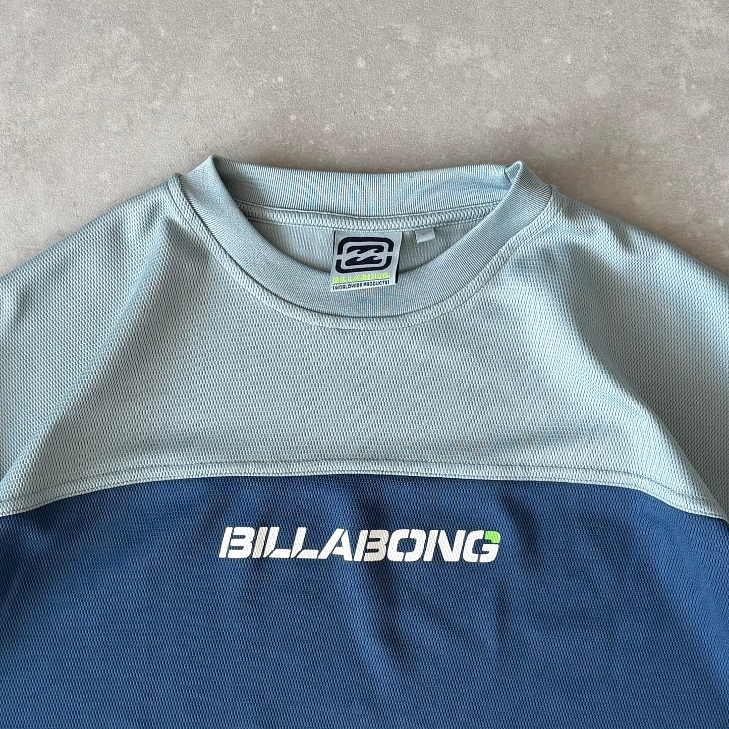 00’s Billabong T-shirt (L)