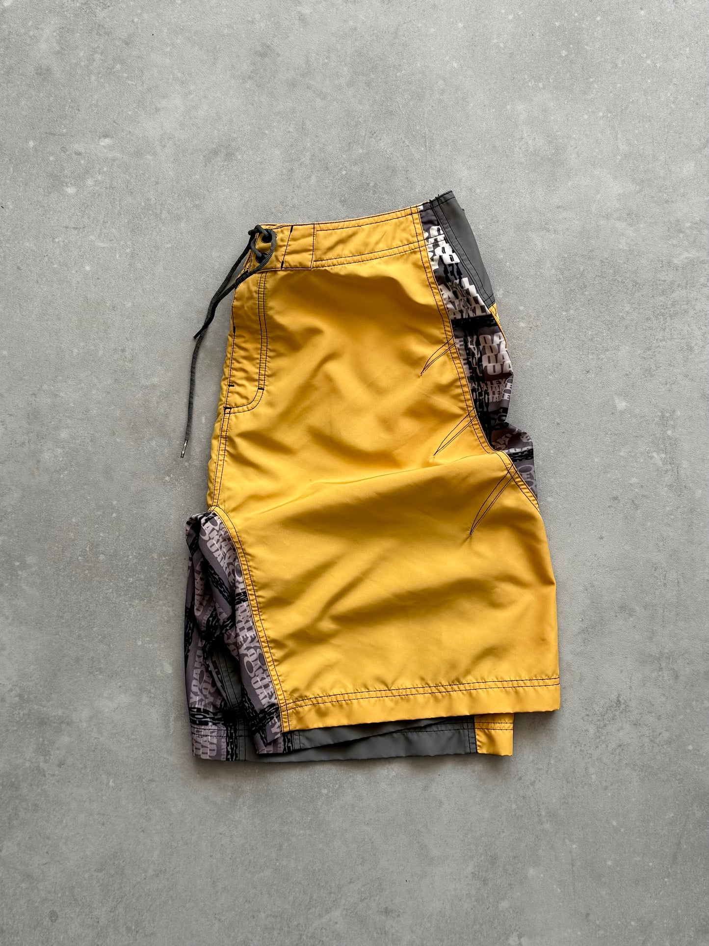 Vintage Oakley Boardshorts (36)