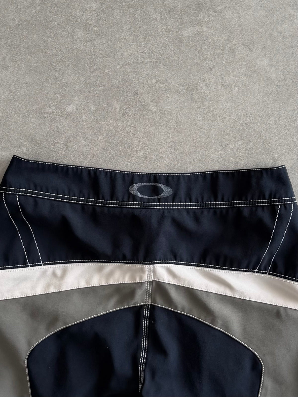 Vintage Oakley Boardshorts (32)