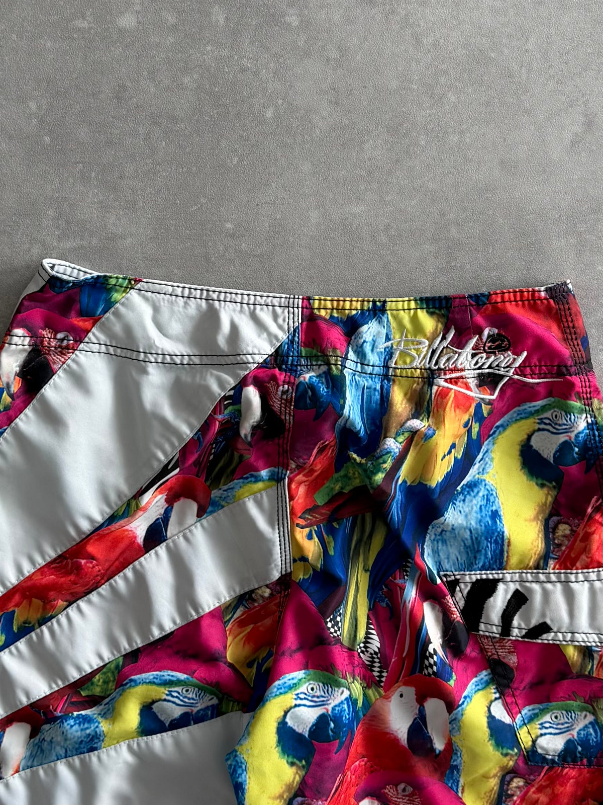 Vintage Billabong Andy Irons Rising Sun Boardshorts (32)