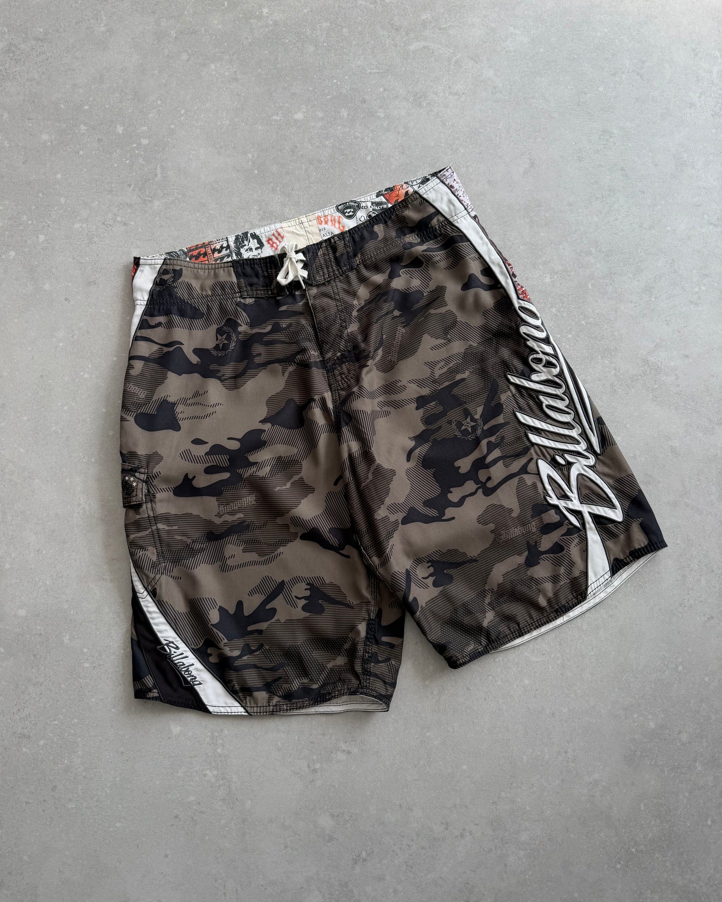 Vintage Billabong Mark Occhilupo Boardshorts (36)