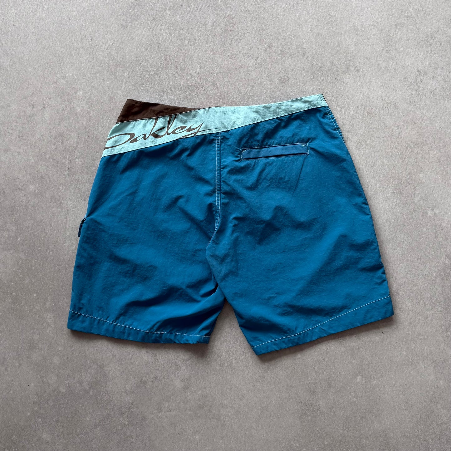 Vintage Oakley Wmns Boardshorts (30)