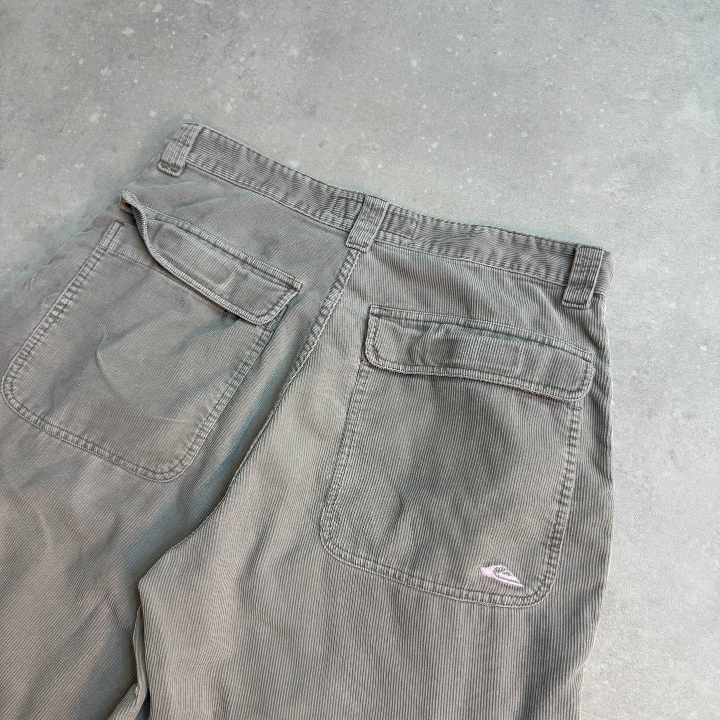00’s Quiksilver Cargo Shorts (34)
