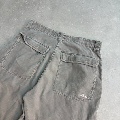 00’s Quiksilver Cargo Shorts (34)