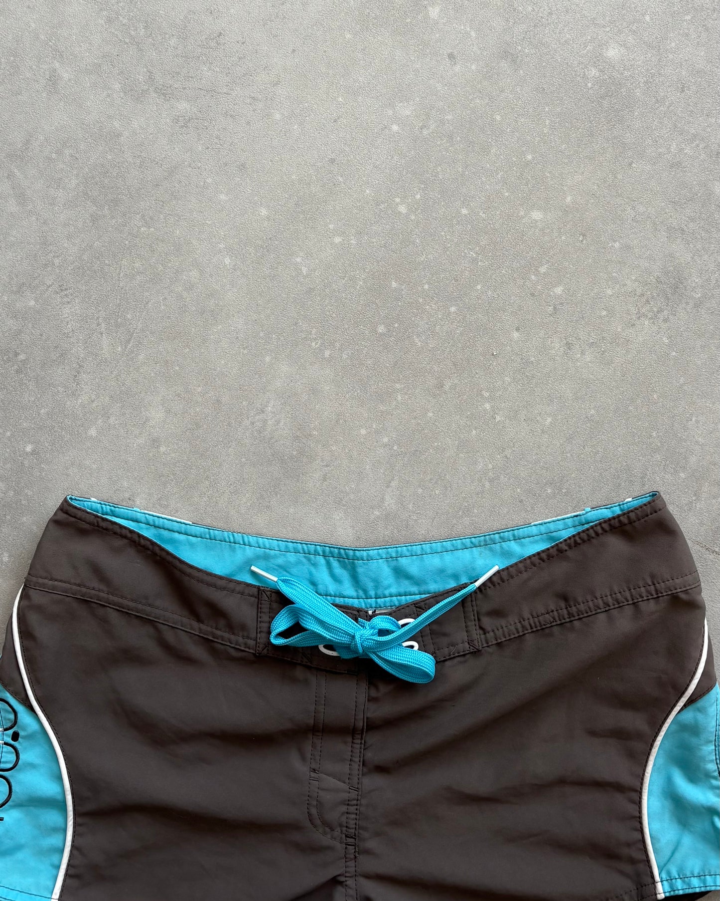 Vintage O’Neill Women’s Boardshorts (32)