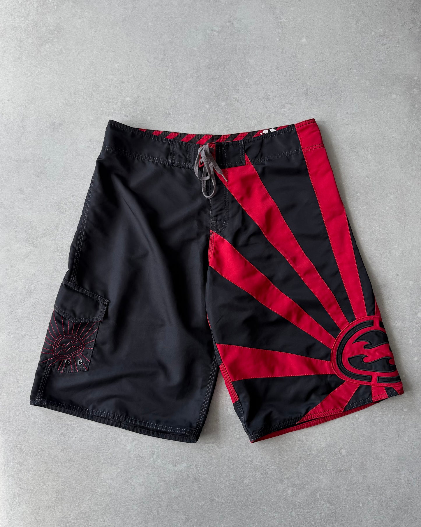Vintage Billabong Andy Irons Rising Sun Boardshorts (36)