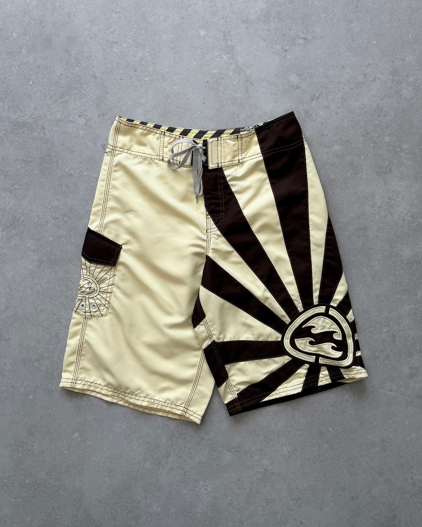 Vintage Billabong Andy Irons Rising Sun Boardshorts (30)