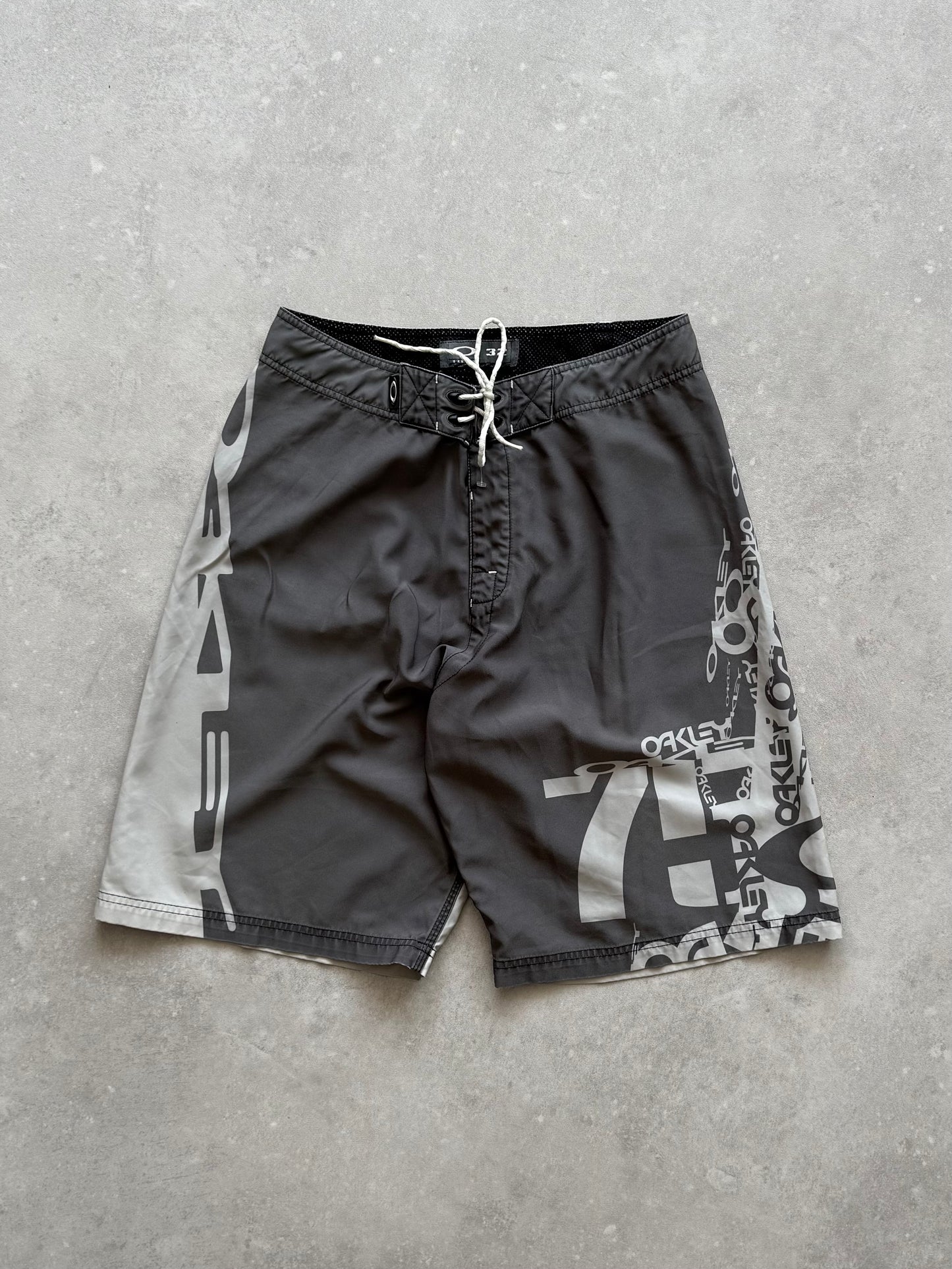 Vintage Oakley Boardshorts (32)