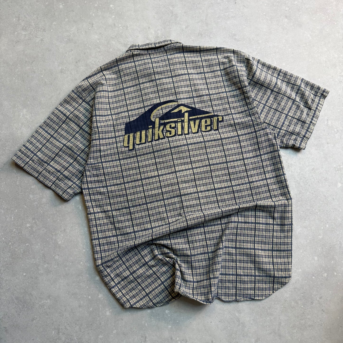 90’s Big Logo Quiksilver Shirt (M)