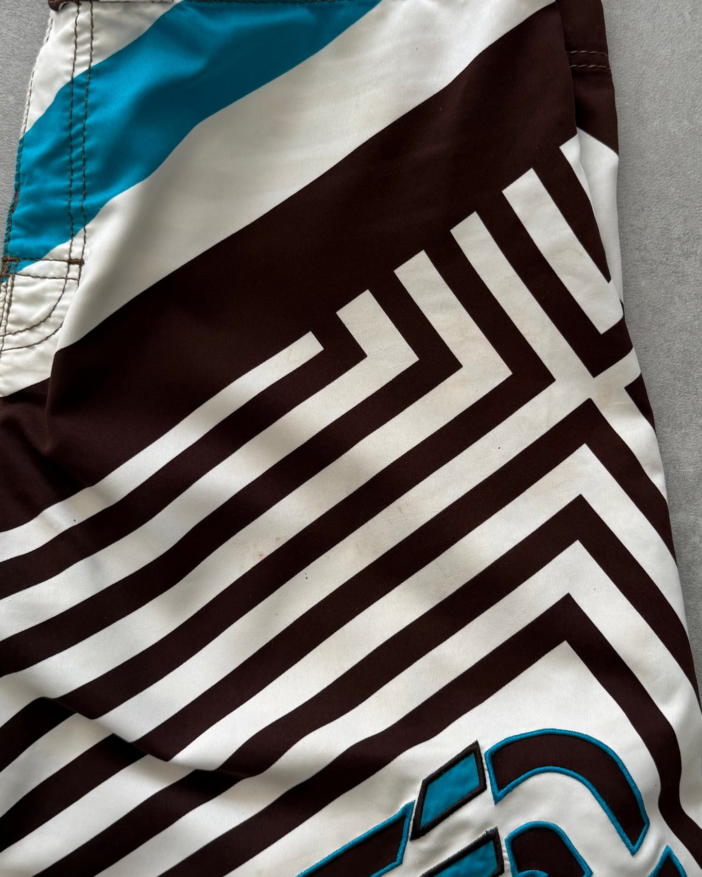 Vintage Billabong Taj Burrow Boardshorts (32)