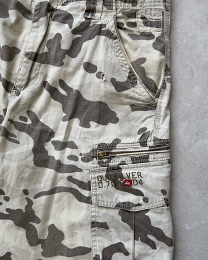 Vintage Quiksilver Camo Cargo Shorts (30)