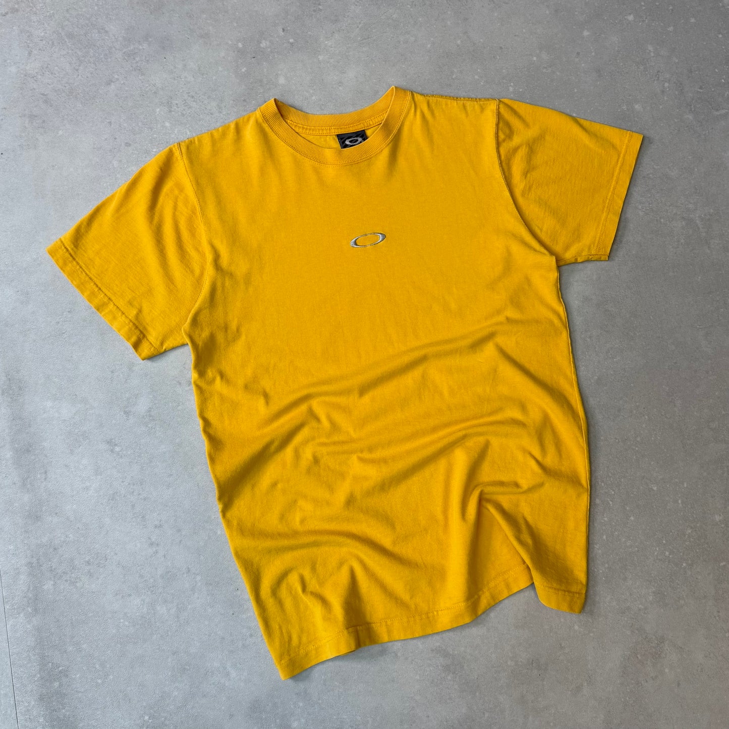 00's Oakley T-shirt (S)