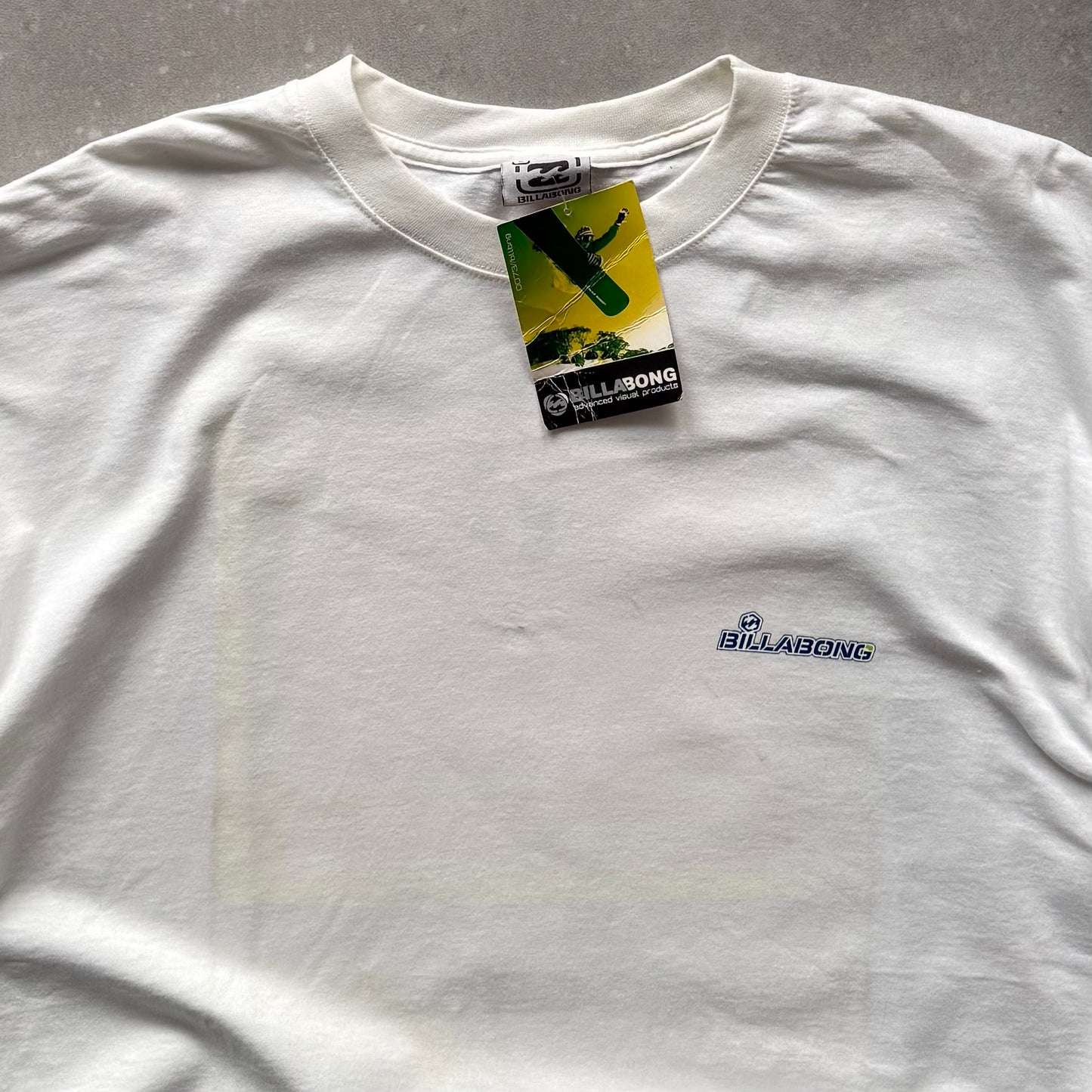 BNWT 00’s Billabong T-shirt (XL)