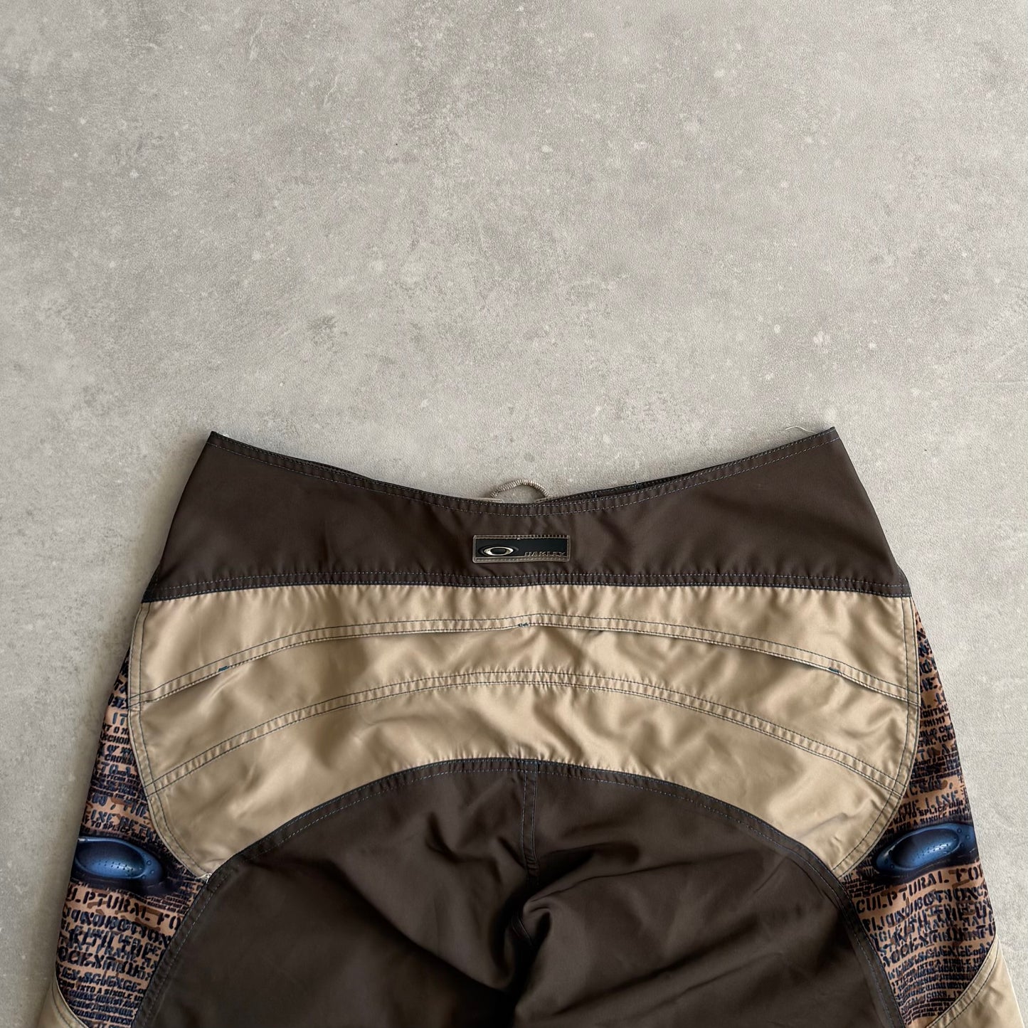 00's Oakley Boardshorts (34)