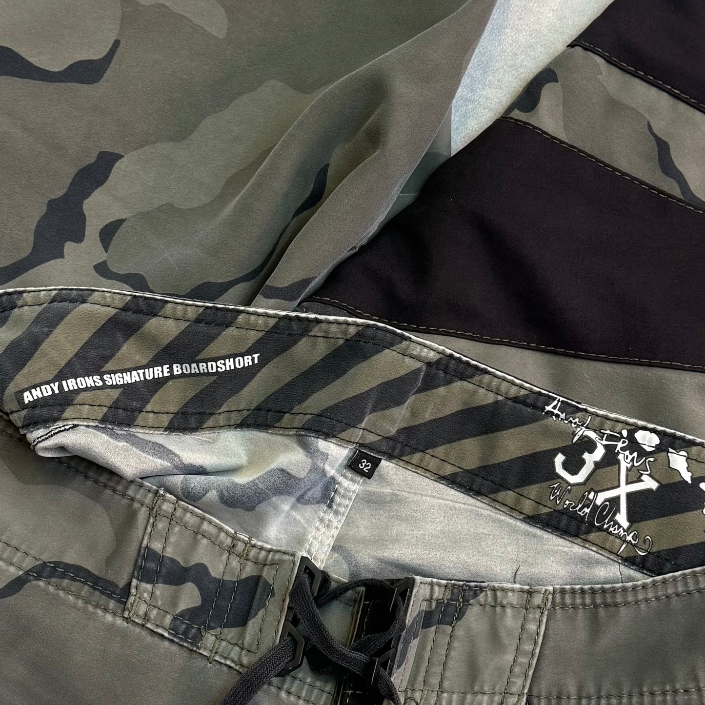 00’s Billabong AI BoardShorts (32)