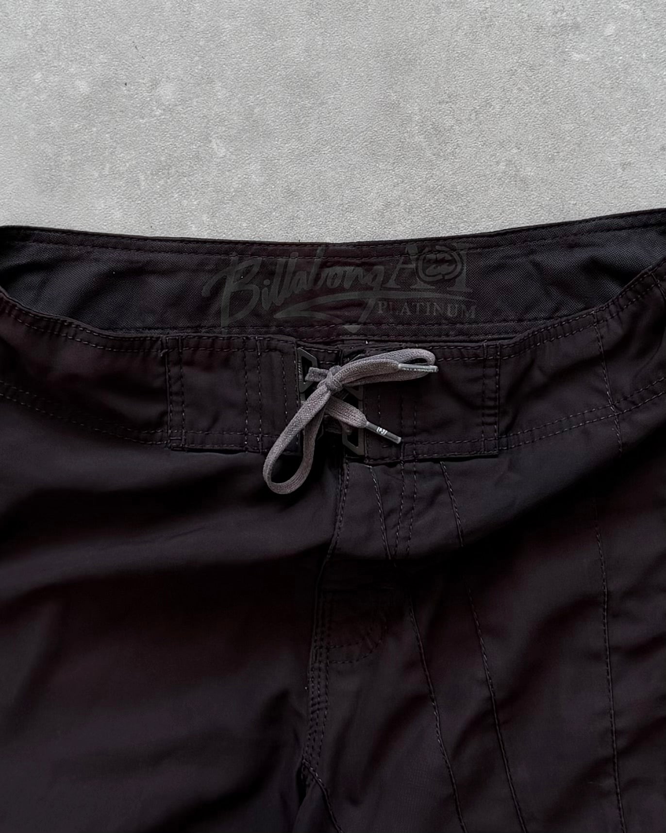 Vintage Billabong Andy Irons Rising Sun Boardshorts (31)