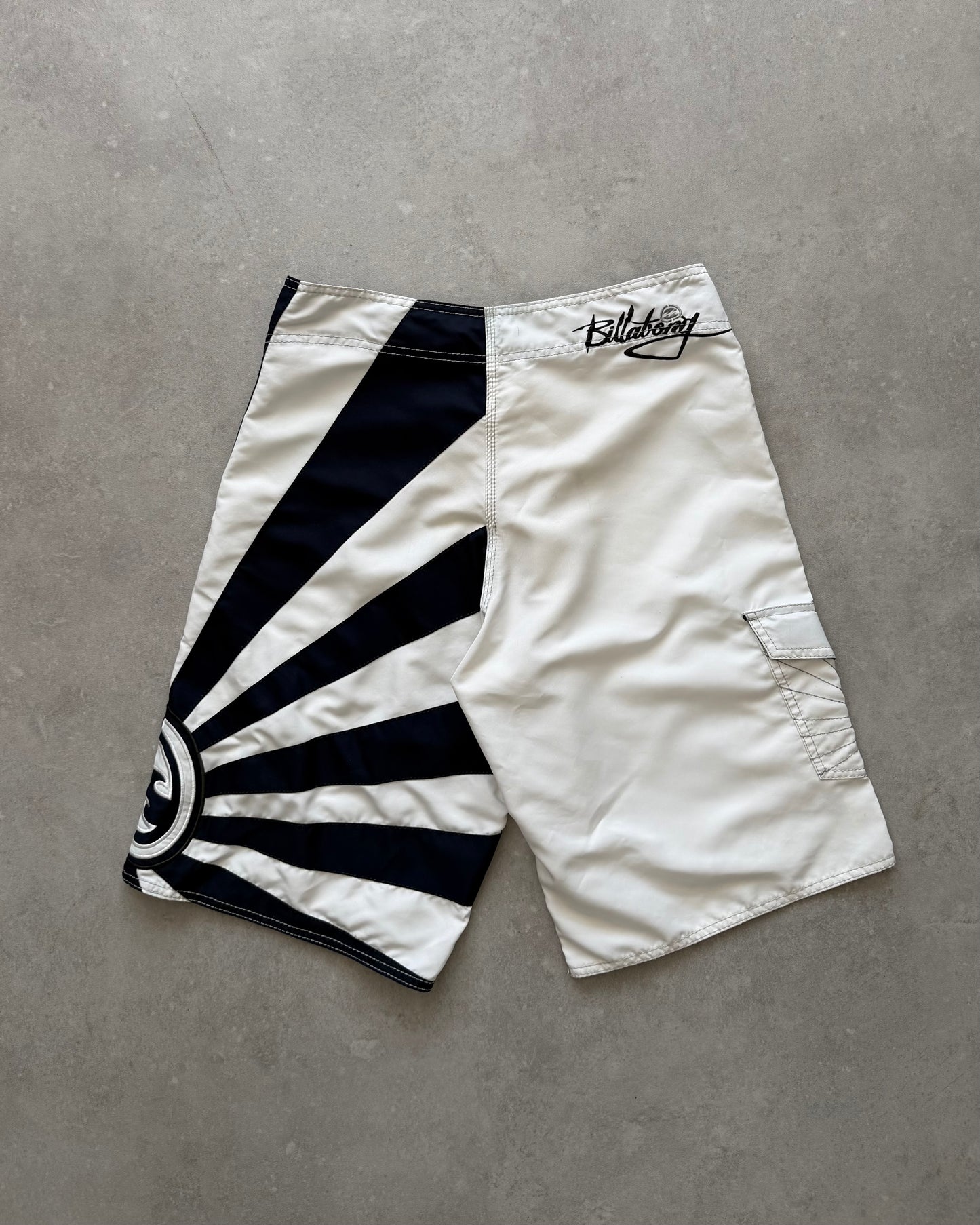 Vintage Billabong Andy Irons Rising Sun Boardshorts (32)