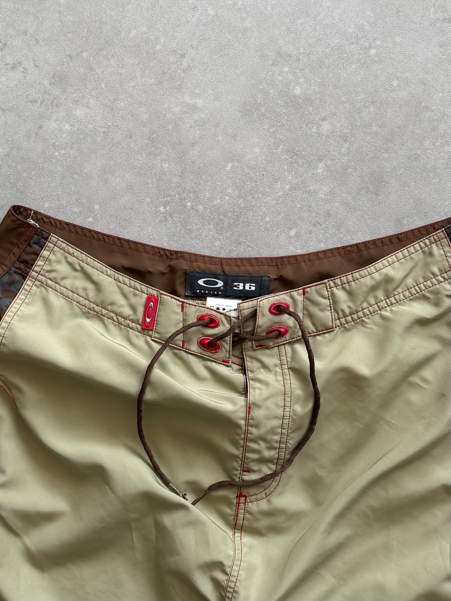 Vintage Oakley Boardshorts (36)