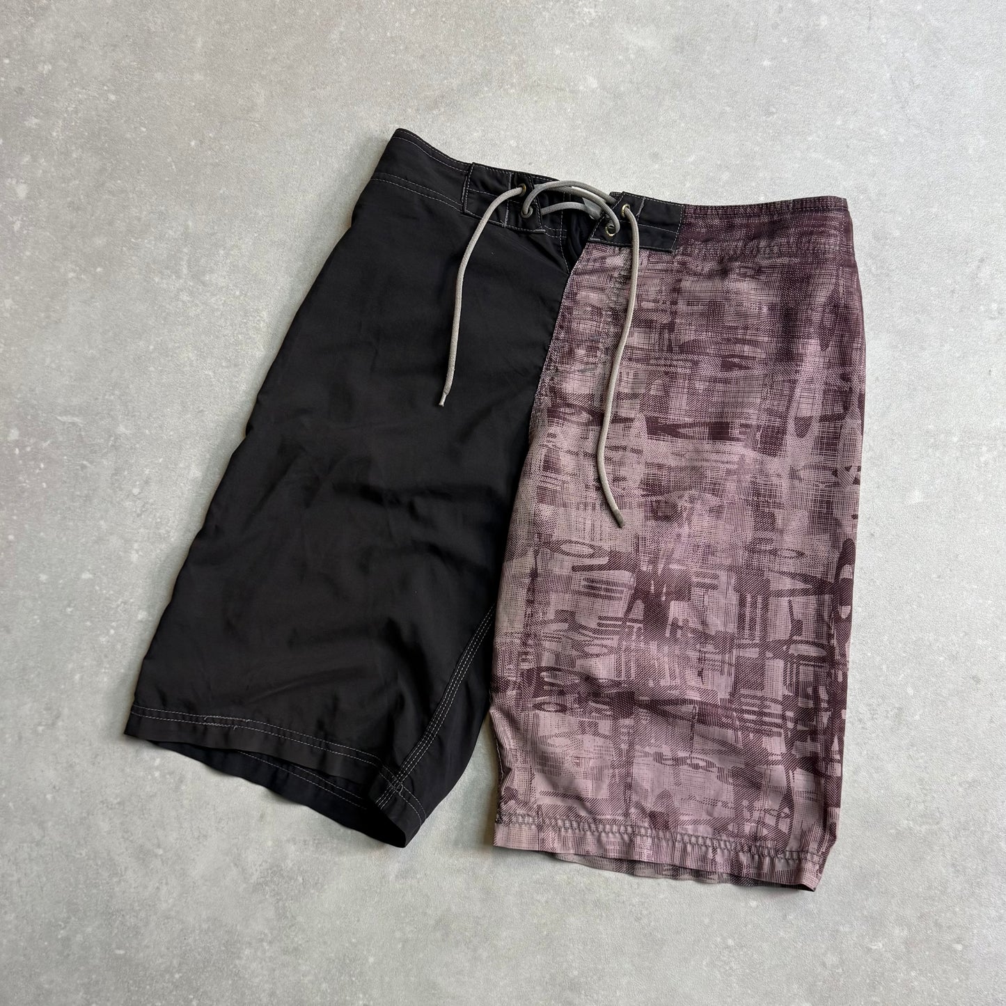 00's Oakley Boardshorts (30)