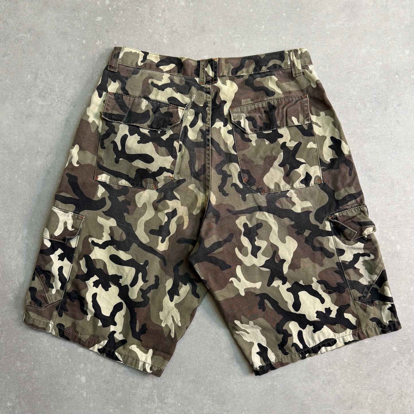 00's Billabong Camo shorts (34)